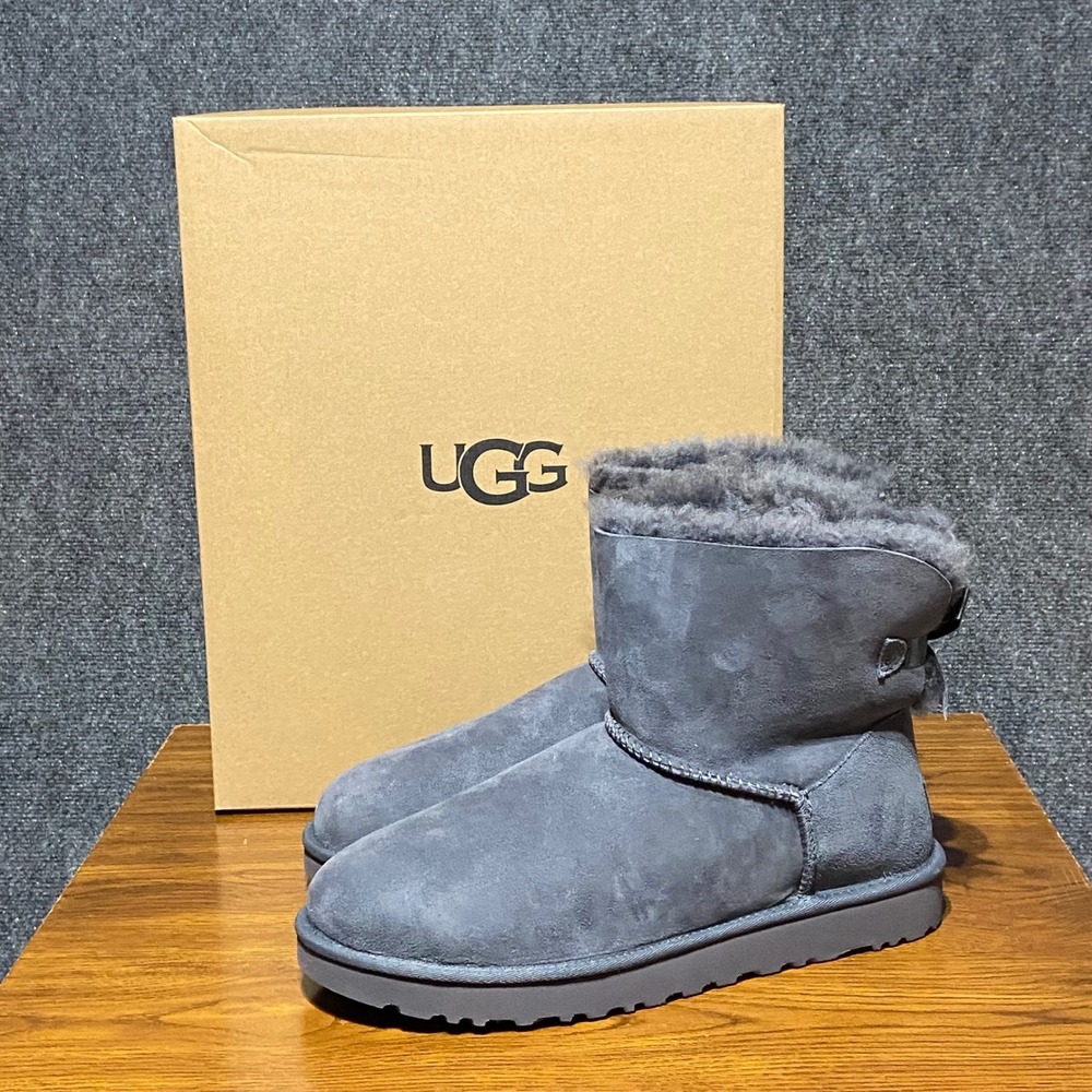 UGG Women's 11 Mini Bailey Bow II Obsidian Grey Sheepskin Ankle Boots 1016501